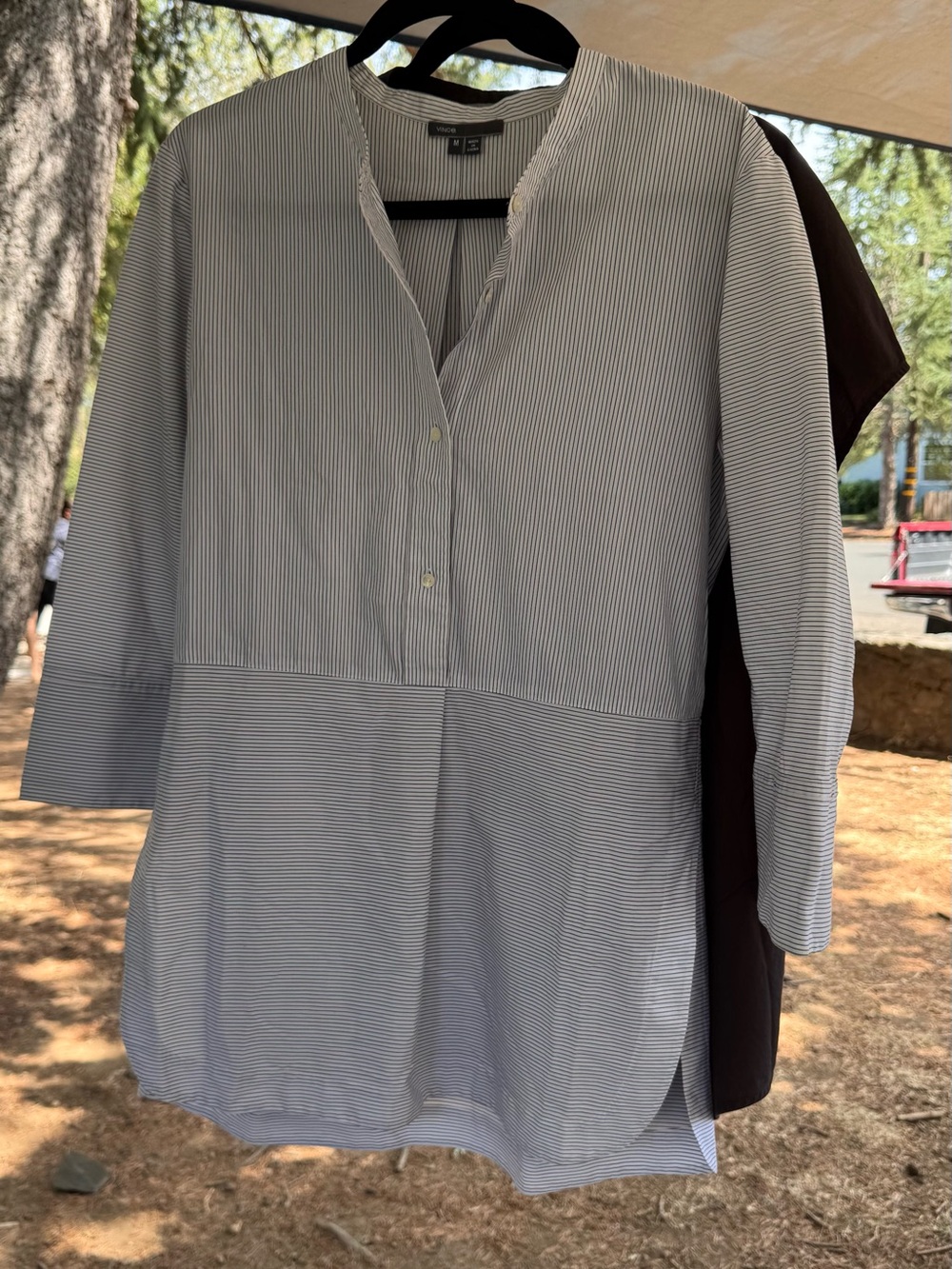 Lot: 2 Vince shirts, medium - Picture 4 of 10